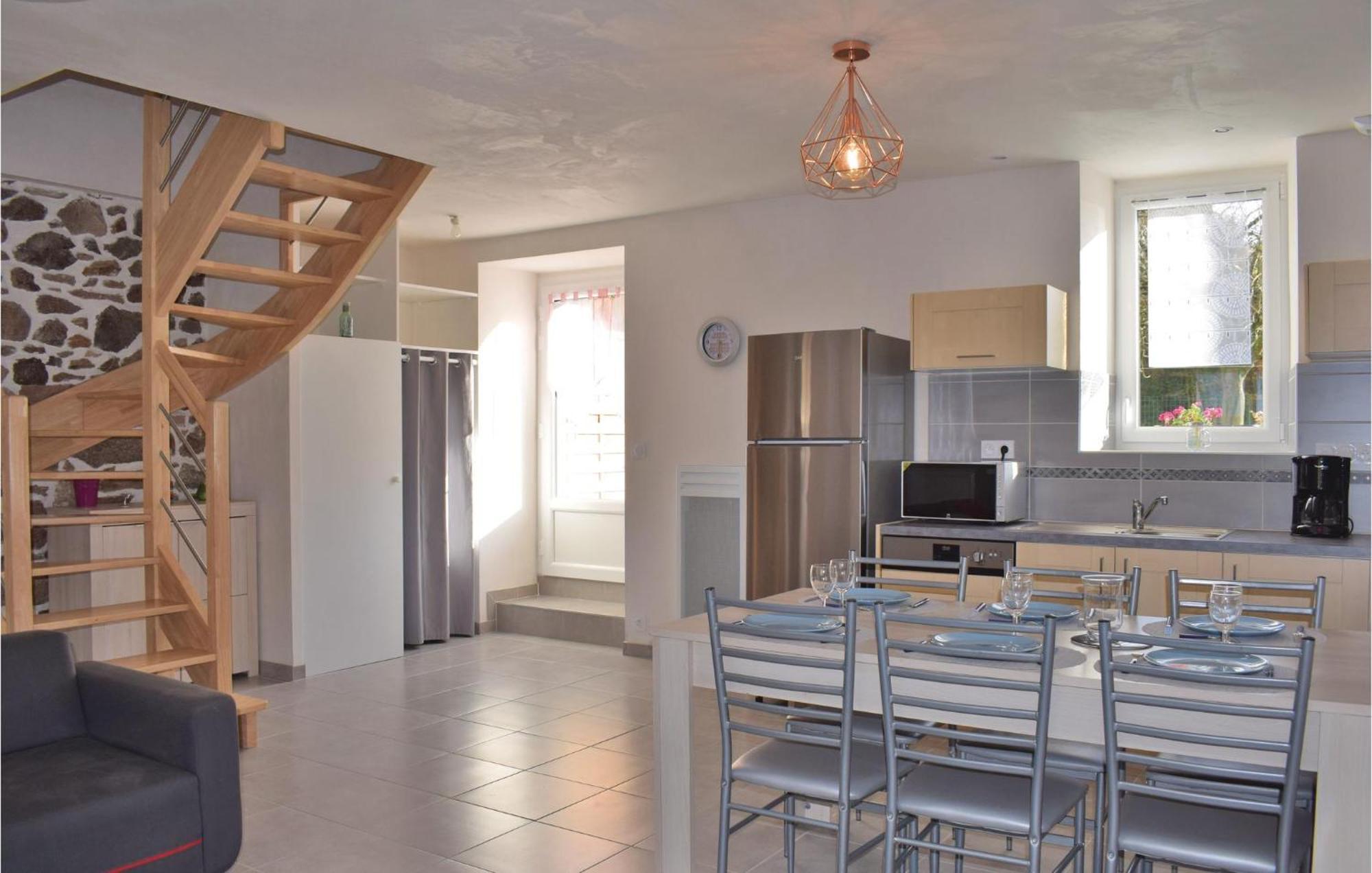 Gorgeous Home In Saint Alban With Kitchen Bagian luar foto
