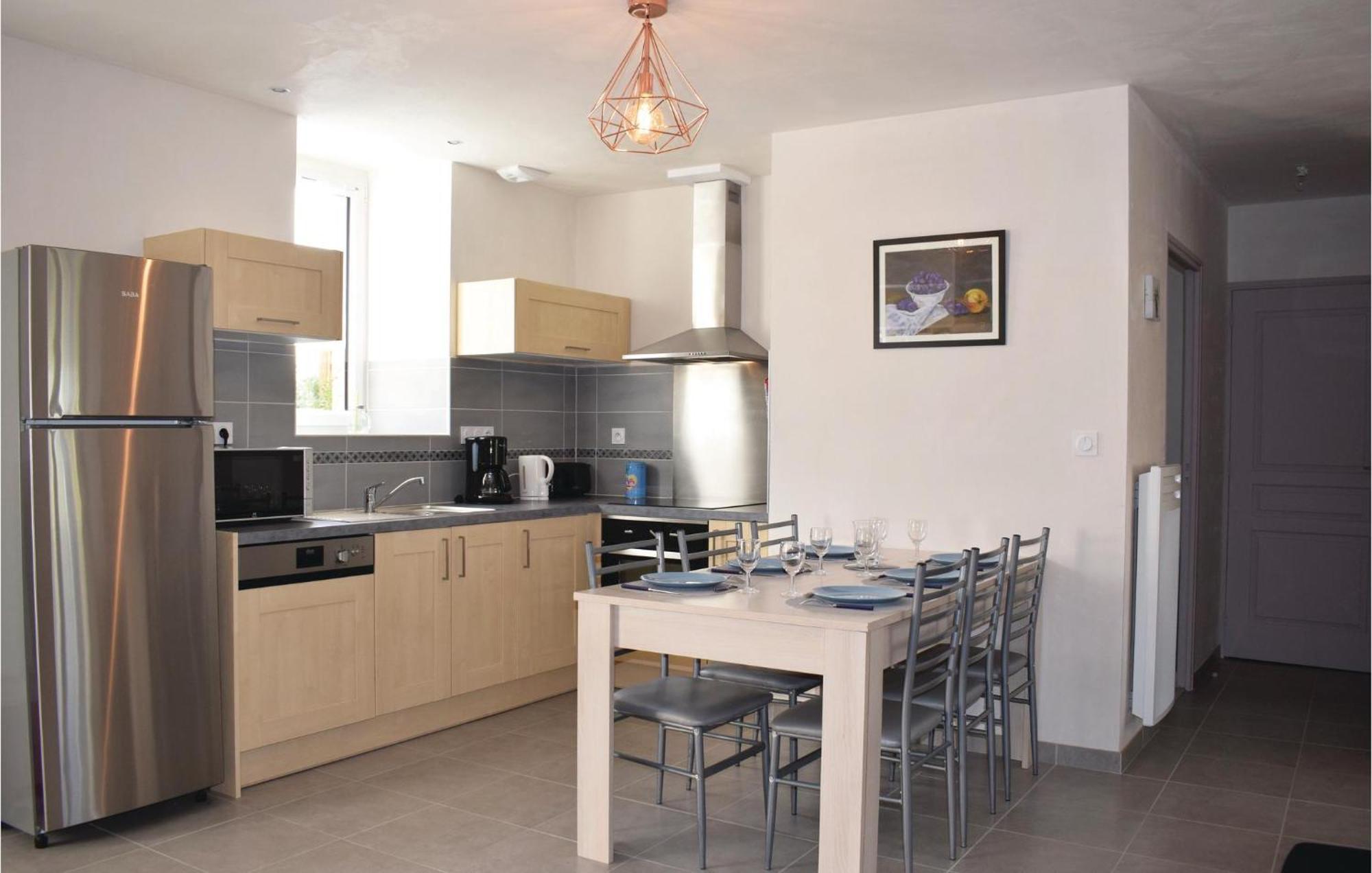 Gorgeous Home In Saint Alban With Kitchen Bagian luar foto